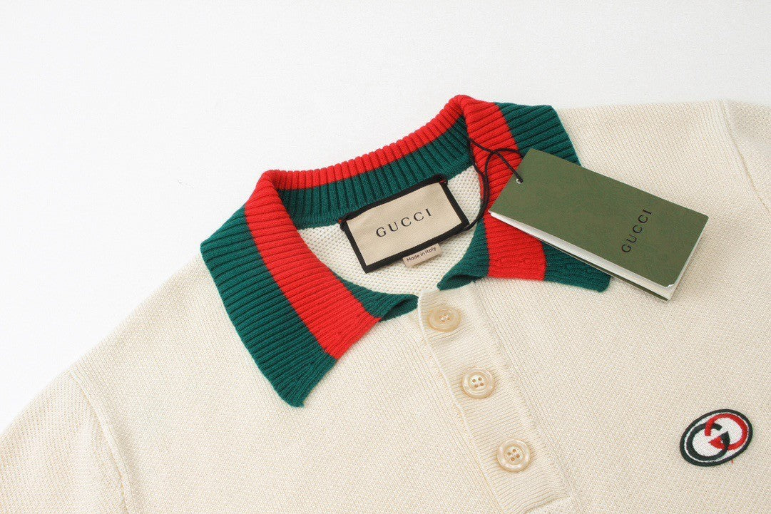 Contrast color polo shirt