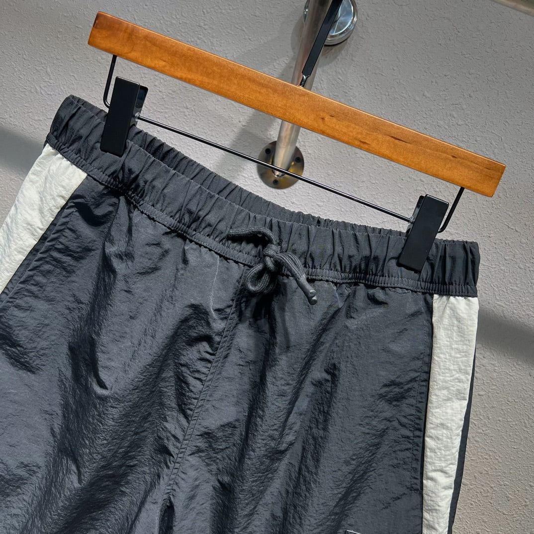 Quick-drying gym shorts