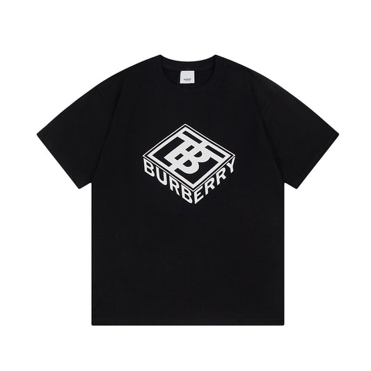 Three-dimensional pattern logo graphic T-shirt