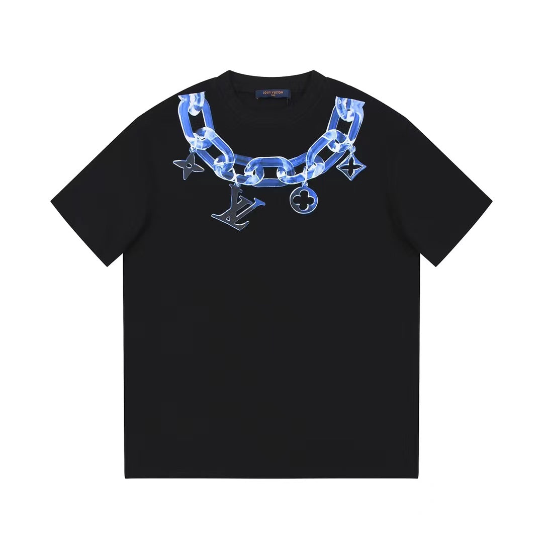 Necklace printed T-shirt