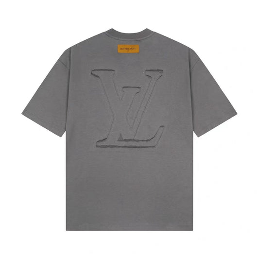 Versatile large logo T-shirt