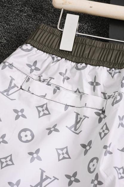 Spring and summer thermostatic casual shorts