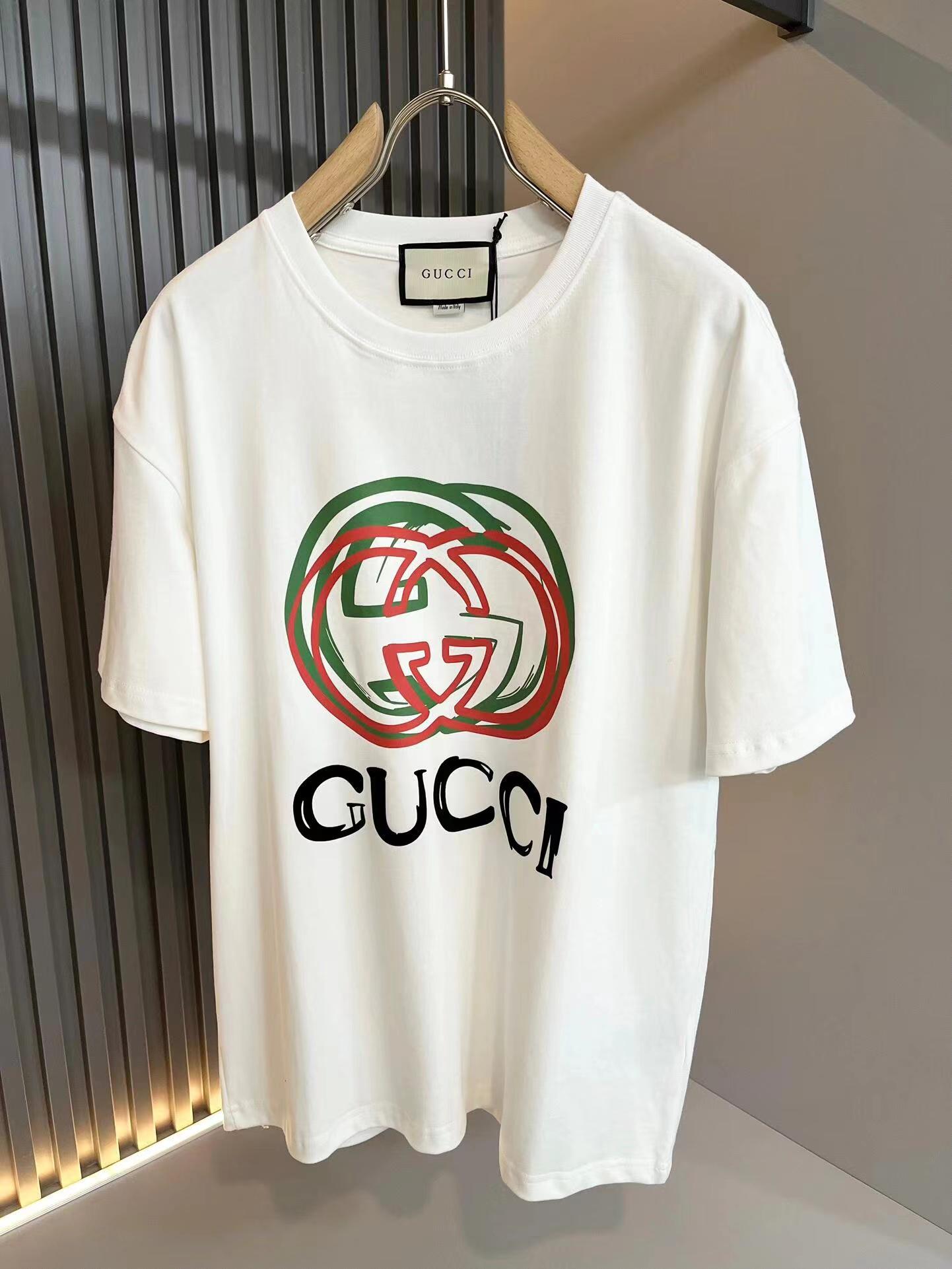 Double circle letter embroidery T-shirt