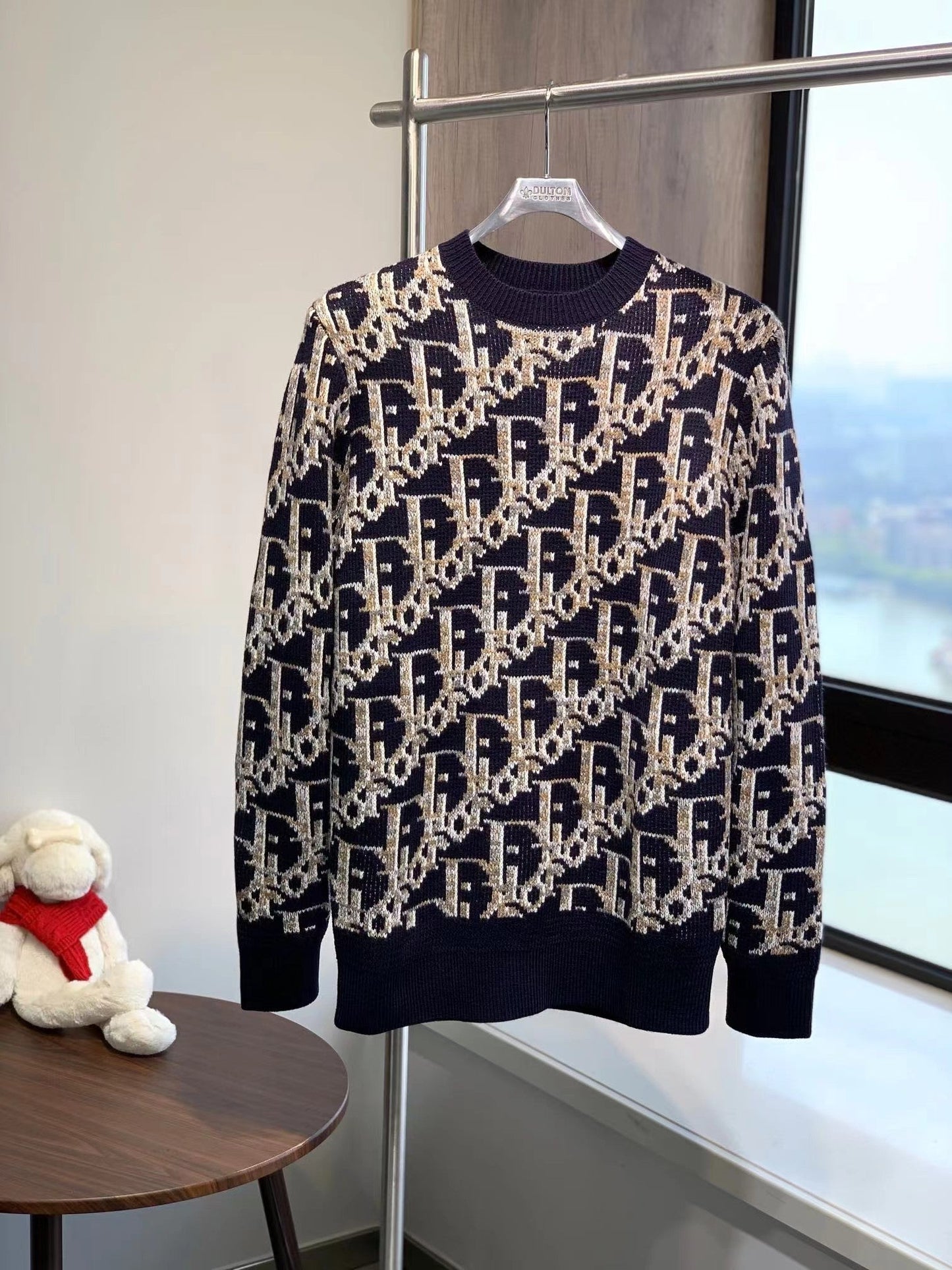 Crew Neck All Over Print Wool Yarn Sweater