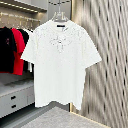 Newly launched embroidery paired with loose diamond T-shirt