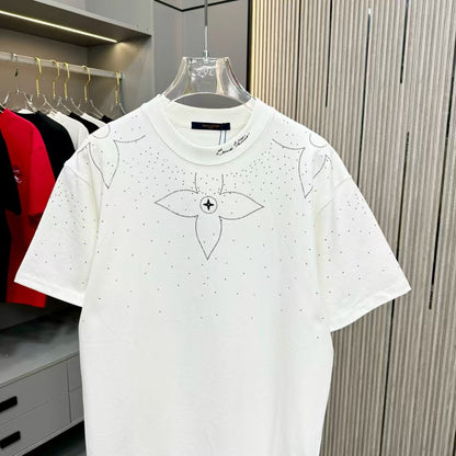 Newly launched embroidery paired with loose diamond T-shirt