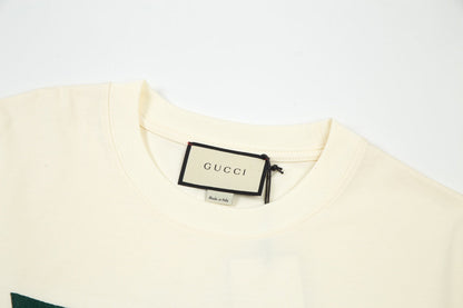 Round neck short sleeves with exquisite embroidery of Double G letters