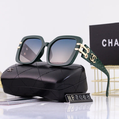 Grid Patterned Temple Sunglasses