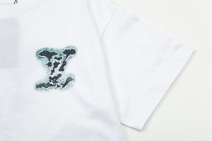 Green clouds, letter print short-sleeved T-shirt