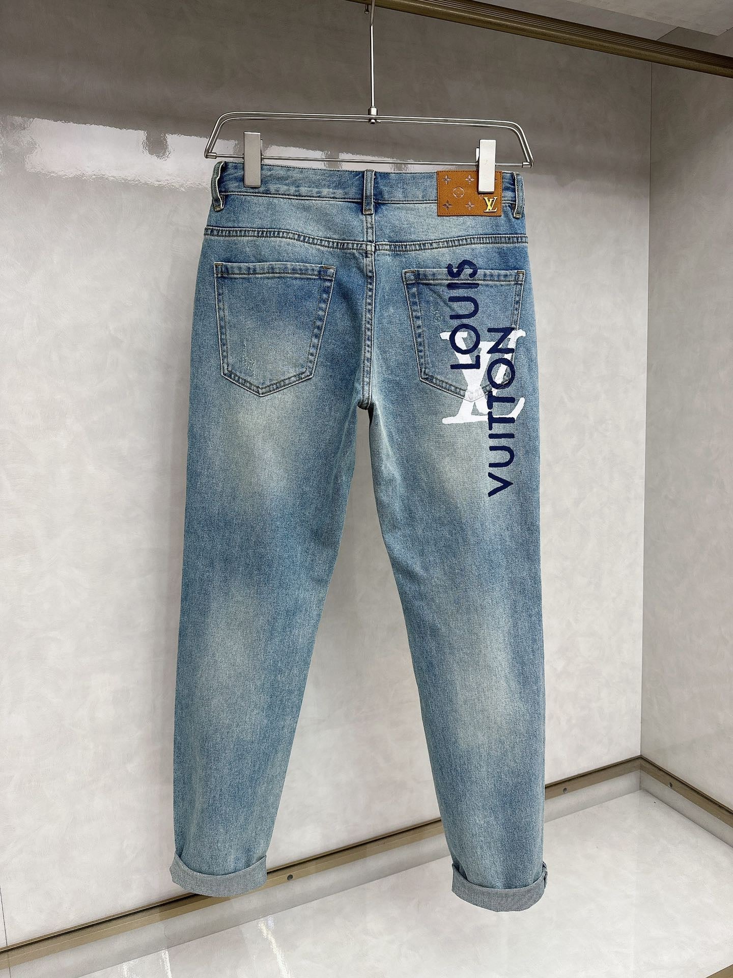 24SS Distressed versatile jeans