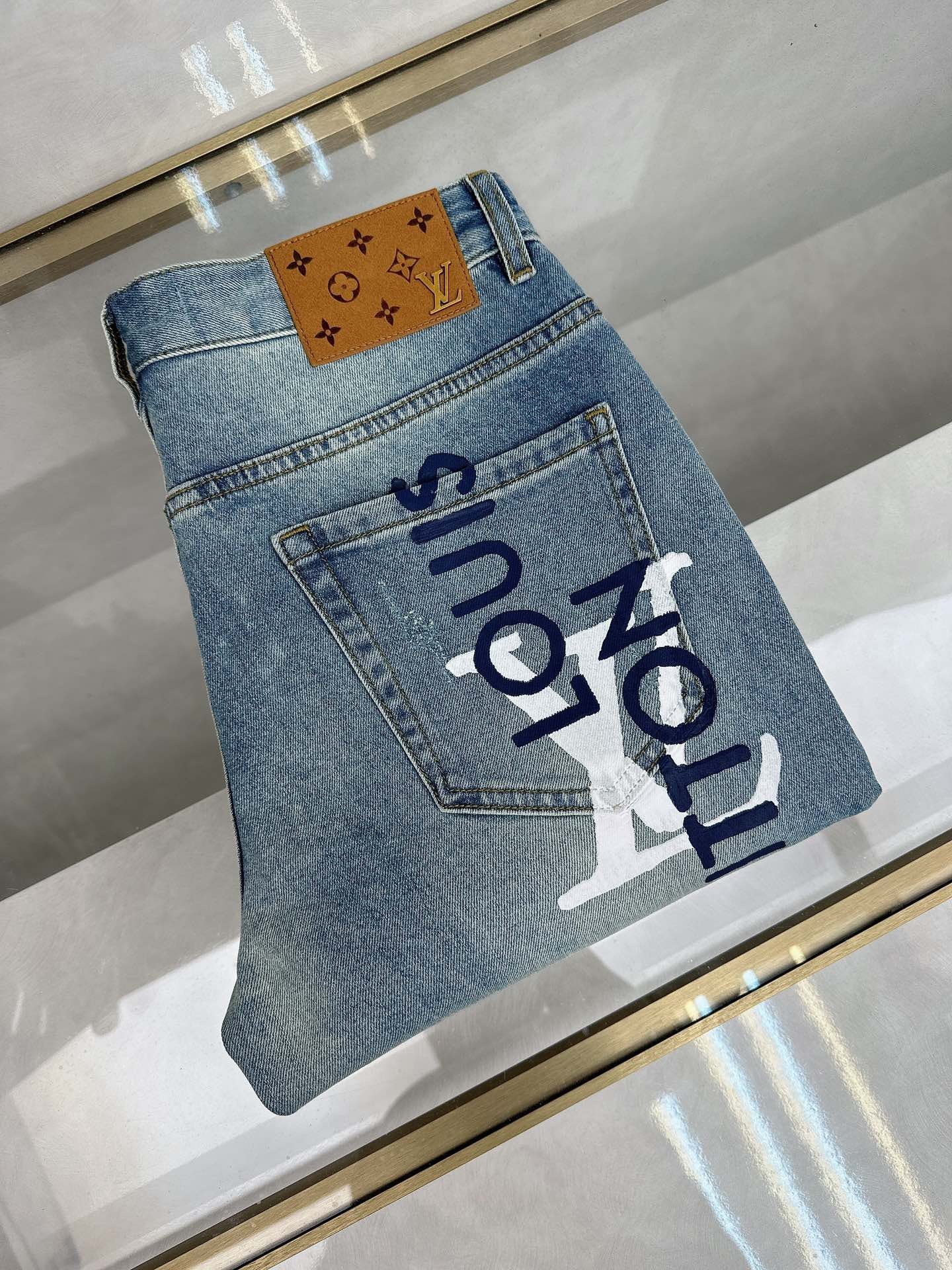 24SS Distressed versatile jeans