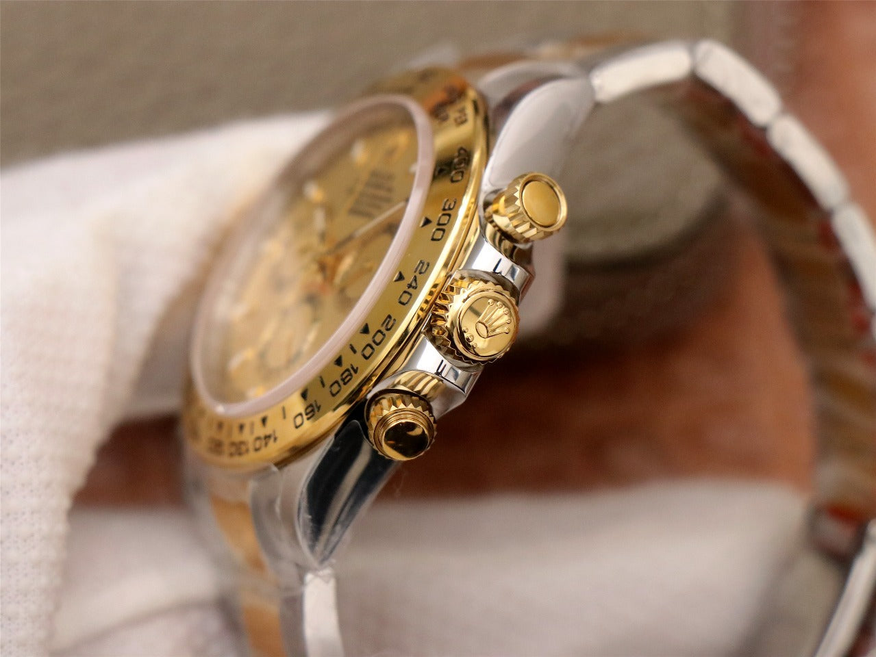 CLASSICAL WATCH--Yellow gold-40mm