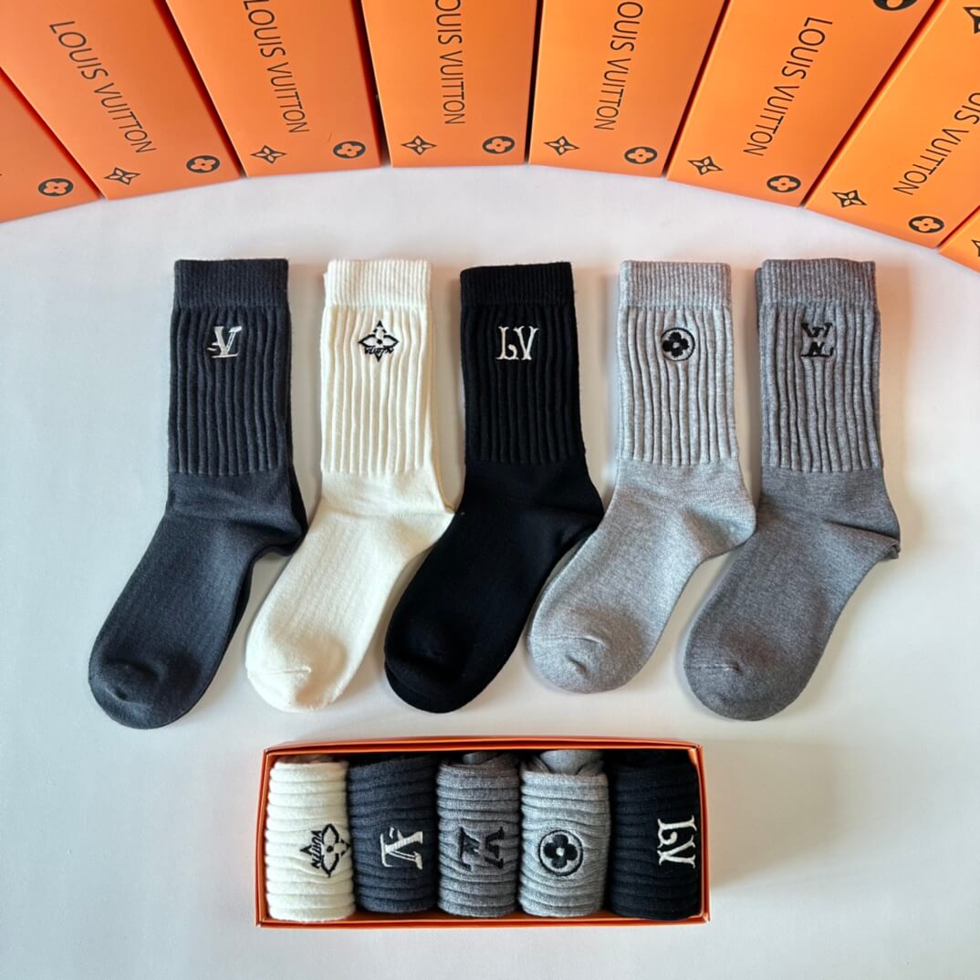 Medium to long cashmere embroidered cotton socks