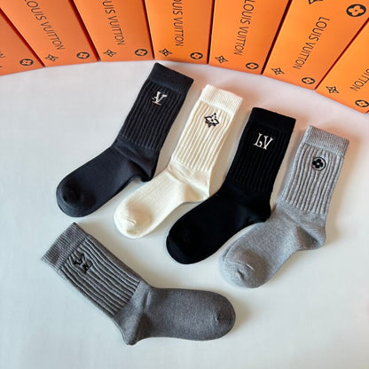 Medium to long cashmere embroidered cotton socks