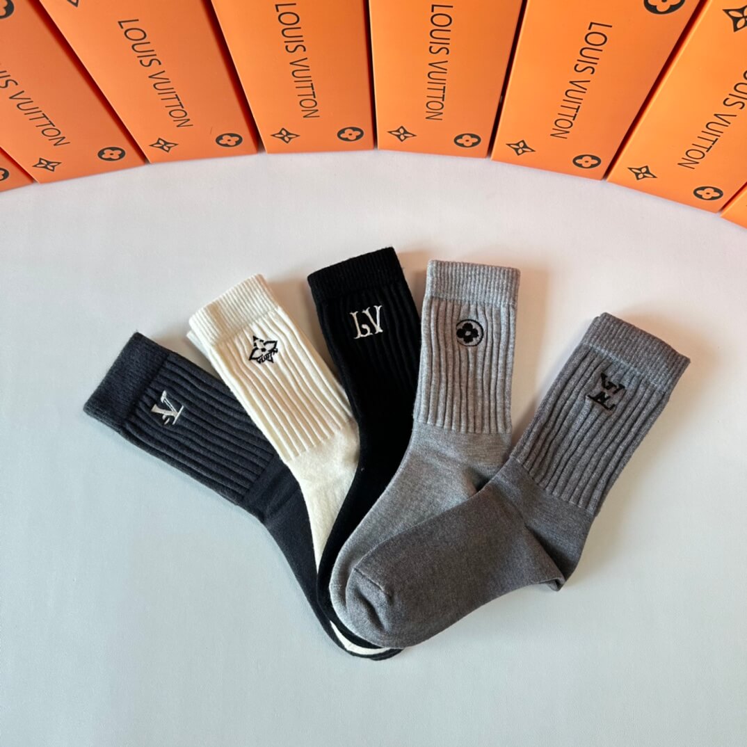 Medium to long cashmere embroidered cotton socks